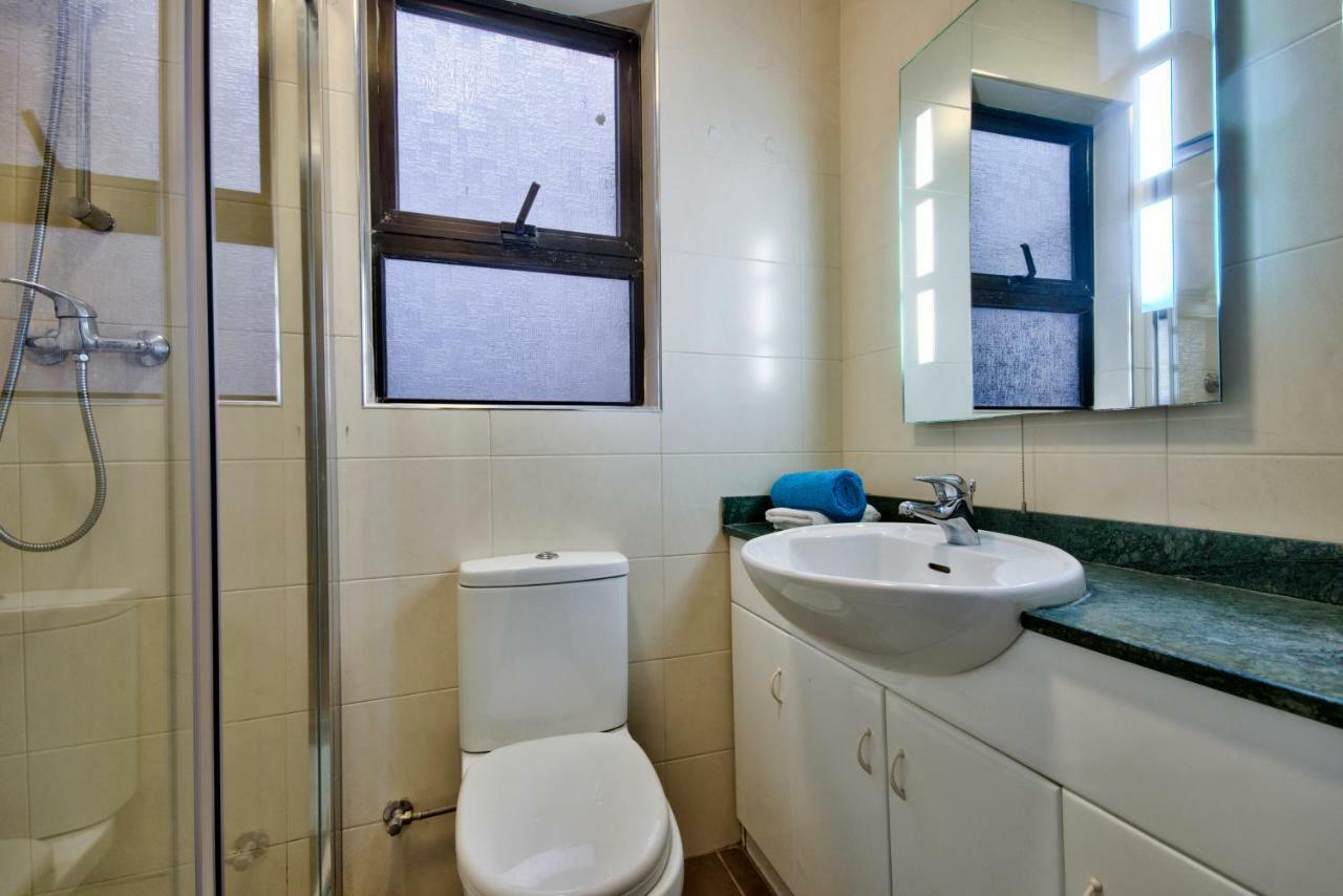 Spinola Court - Stunning Seaview Apartment & Penthouse On Spinola Bay By Shortletsmalta Saint Julian's ภายนอก รูปภาพ