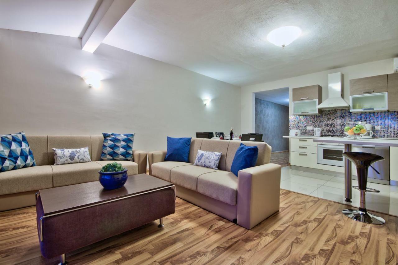 Spinola Court - Stunning Seaview Apartment & Penthouse On Spinola Bay By Shortletsmalta Saint Julian's ภายนอก รูปภาพ