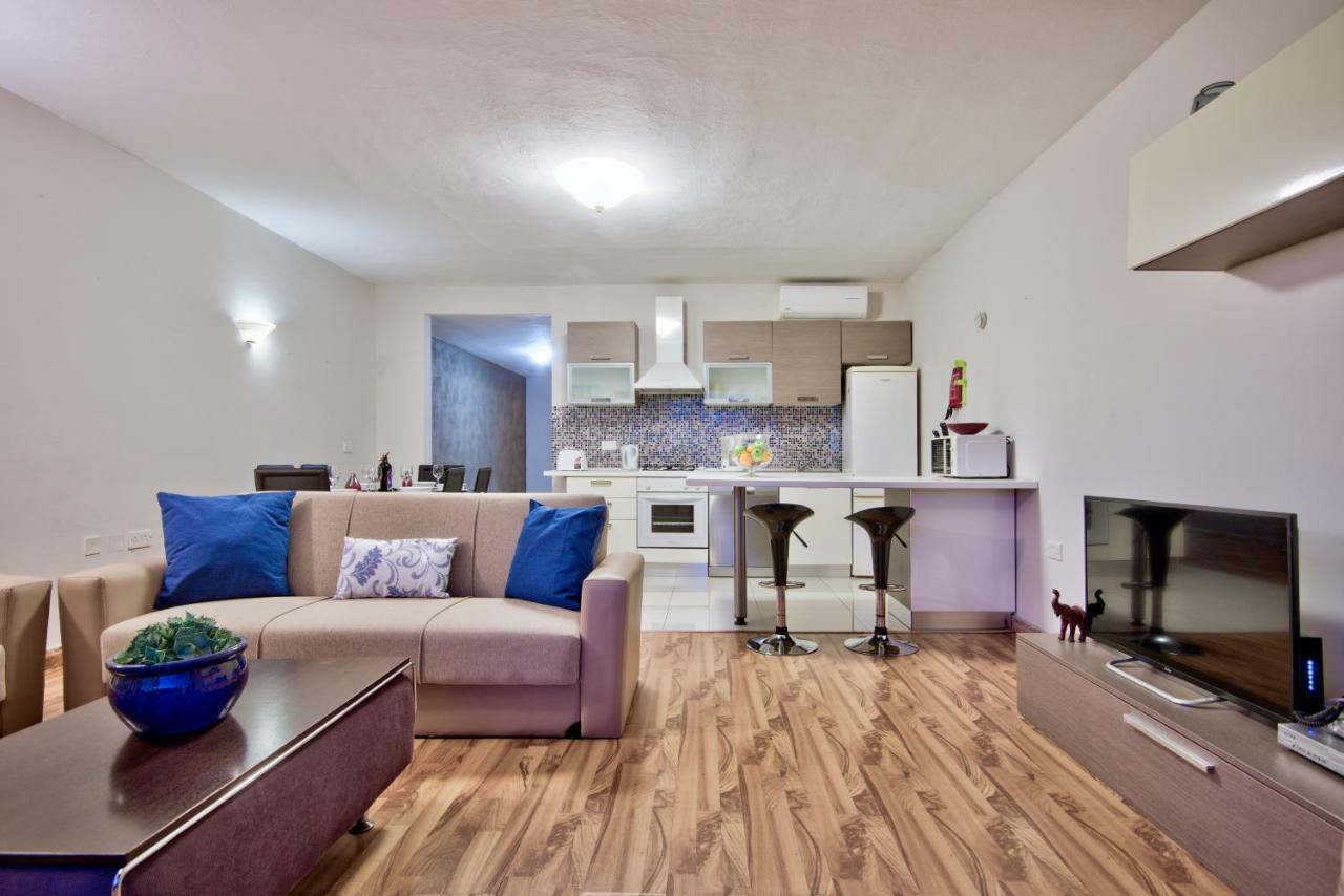 Spinola Court - Stunning Seaview Apartment & Penthouse On Spinola Bay By Shortletsmalta Saint Julian's ภายนอก รูปภาพ