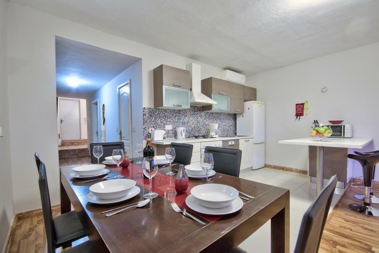 Spinola Court - Stunning Seaview Apartment & Penthouse On Spinola Bay By Shortletsmalta Saint Julian's ภายนอก รูปภาพ